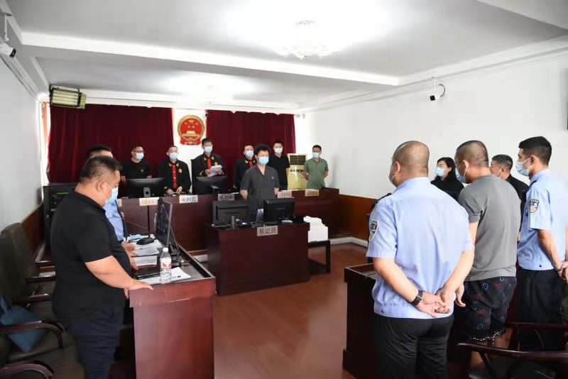 黑龙江法院依法公开宣判7起盗采泥炭黑土犯罪案件11人获刑