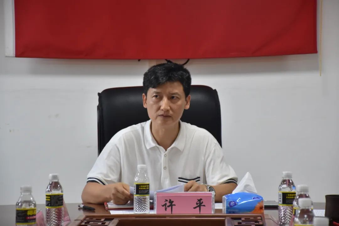 层次人才服务联络员学习小组 推进人才服务队伍建设凤凰网海南_凤凰网