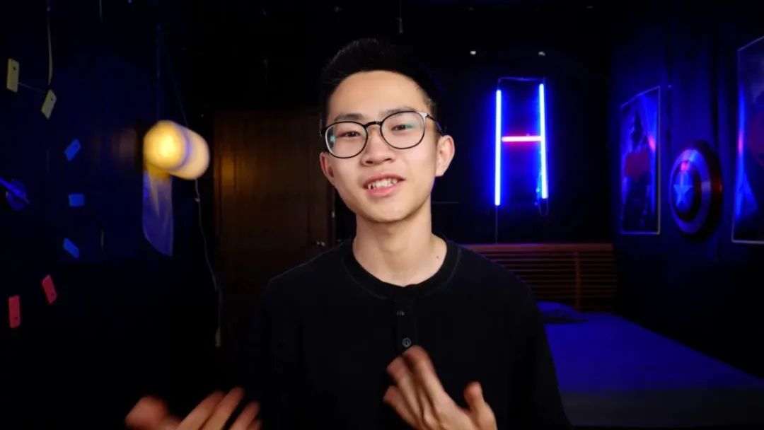 黄章看上的李楠,经历了被热捧到被边缘化的商业洗礼;今年毕业的何同学