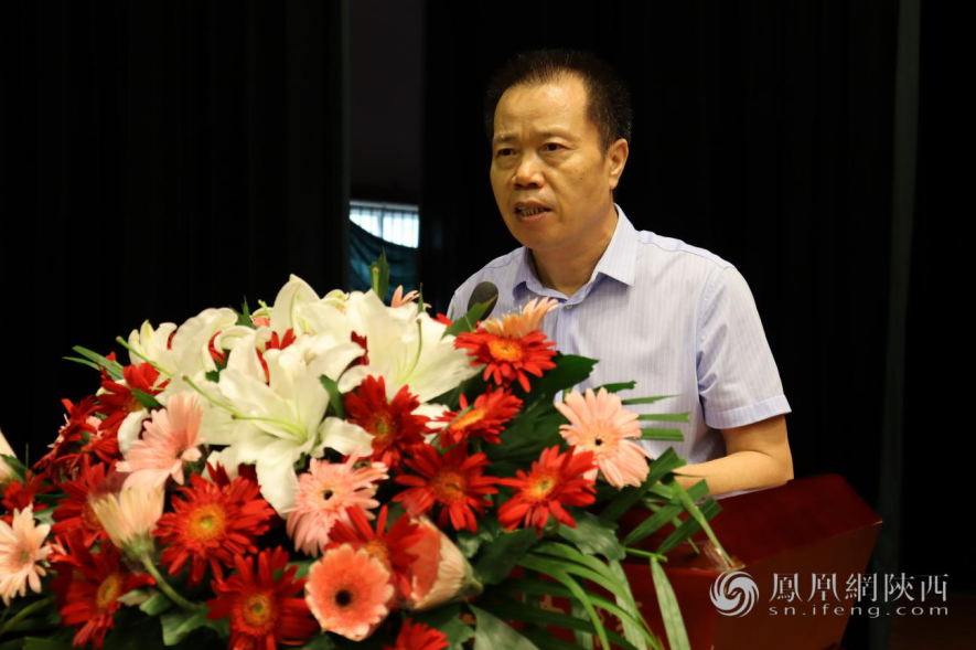 西安文理学院副校长韩权在开幕式上致辞