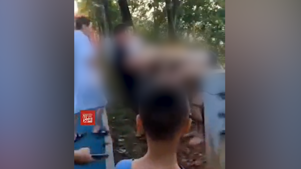 湖南益阳发生一溺水事故，目击者称男孩下水捡篮球身亡