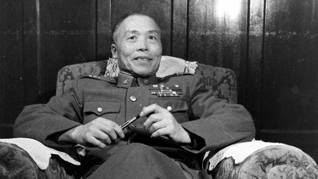 国民党高官曾公开要求蒋介石下野，美国也决定放弃蒋介石，寻求李宗仁合作