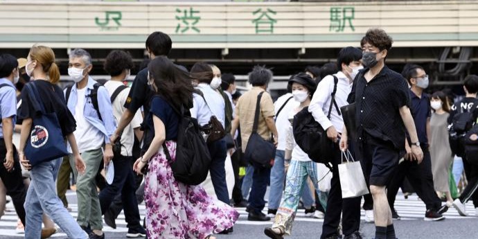 日本单日新增确诊破万，专家：“缺乏危机感”是当前最大危机