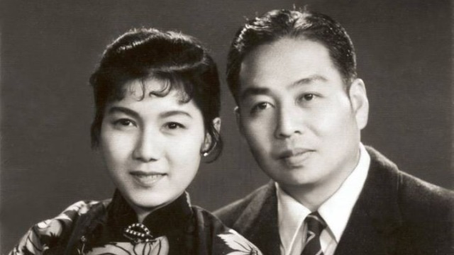 回顾新凤霞与吴祖光结婚，侯宝林抱公鸡参加婚礼