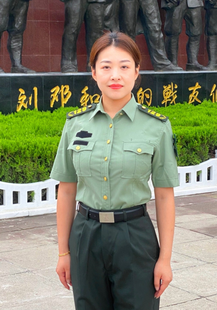 129陈列馆宣教科科长窦晓北，正装出镜讲述真实的感受