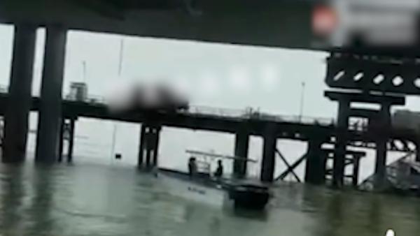 珠海珠机城轨金海大桥发生箱梁垮塌事故，5人落海失联