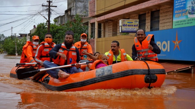 印度暴雨灾害致至少138人死亡