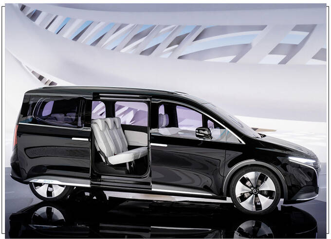 奔驰全新紧凑型mpv谍照搭15l引擎配备滑动门配置丰富