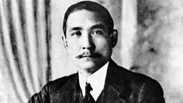 1925年3月12日孙中山逝世，他的离去敲响了一个时代结束的钟声