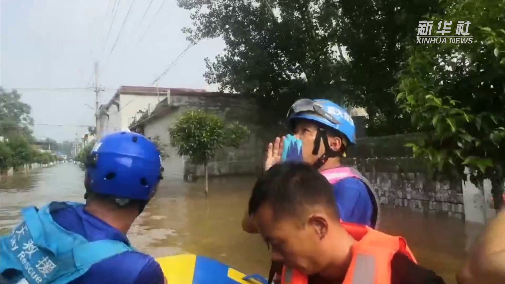 关注河南强降雨｜卫河浚县段决口处70多小时经历什么？凤凰网视频凤凰网 7543