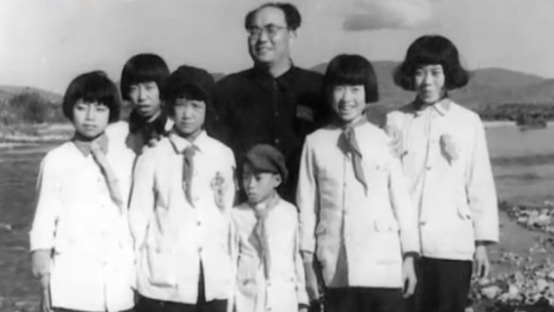 冯仲云提议创办东北烈士子弟学校，将烈士后代送进学校