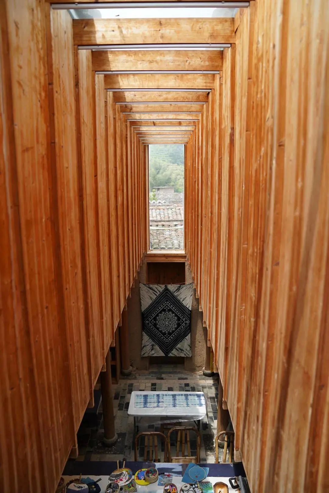 浙江山里，他们用150000块石头重建古村，神仙都想来隐居