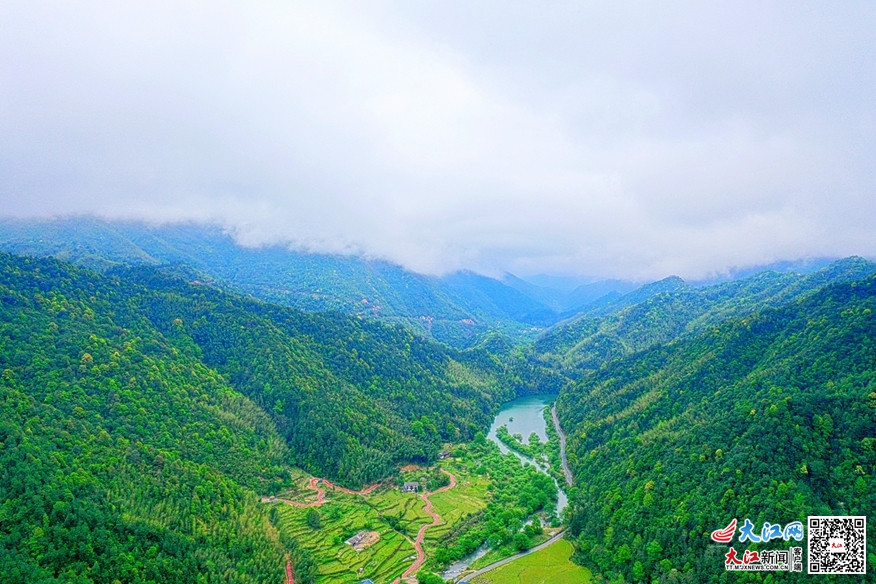 铅山古畲寨山水如画