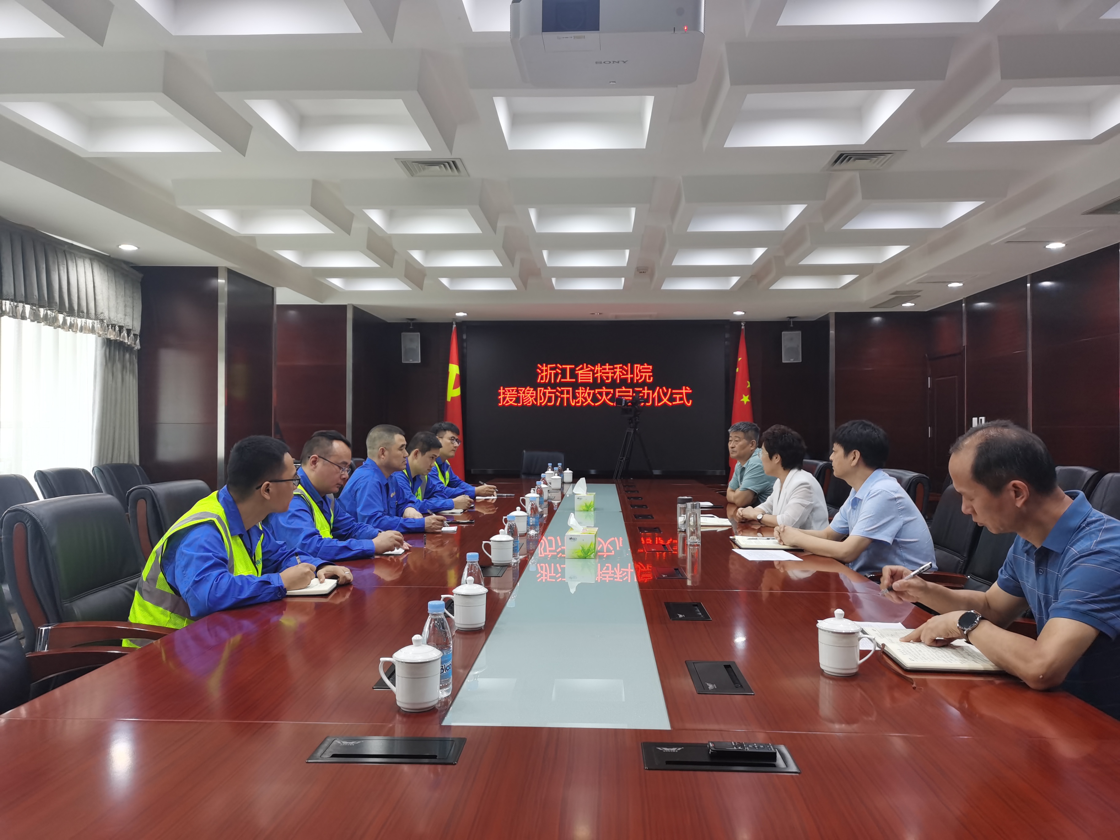 用担当抚平风浪  用行动温暖人心