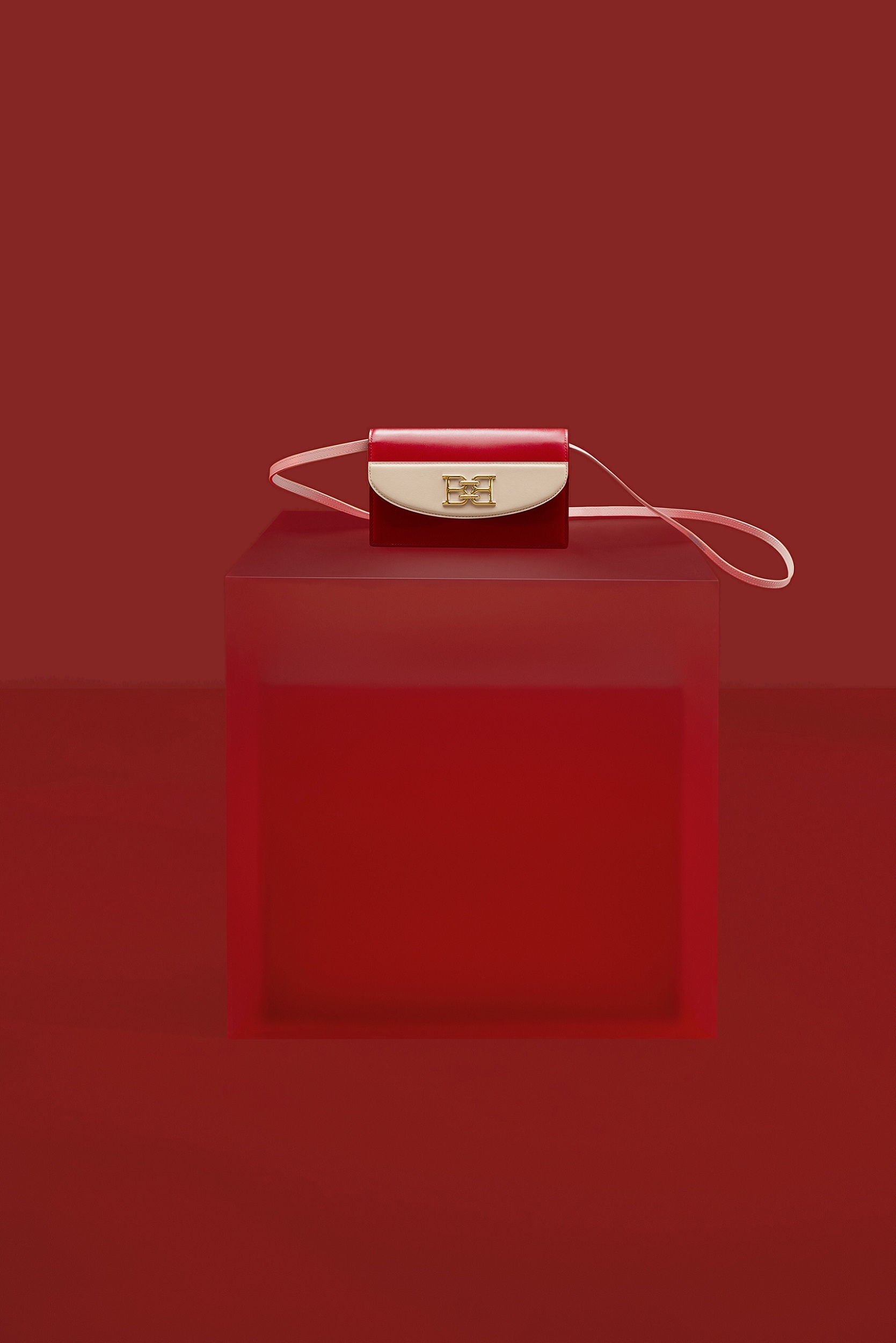 bally携手全球品牌代言人黄景瑜推出七夕限定系列