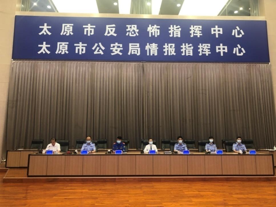 图为新闻发布会现场