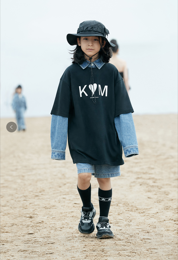 Love United爱酷联合国  MO&Co.&times;little MO&Co. FW 2021 Fashion Show