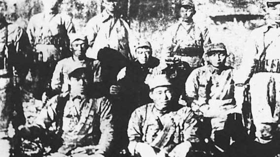 赵尚志被苏联释放后，组织百人队伍回东北打游击