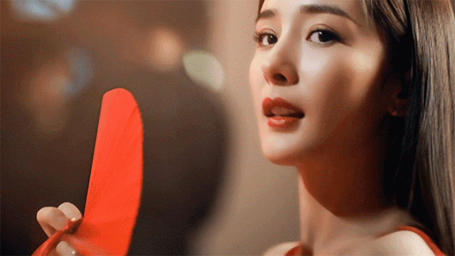 杨幂被嘲颜值崩坏后现身网友沦陷穿旗袍的女人到底有多撩人