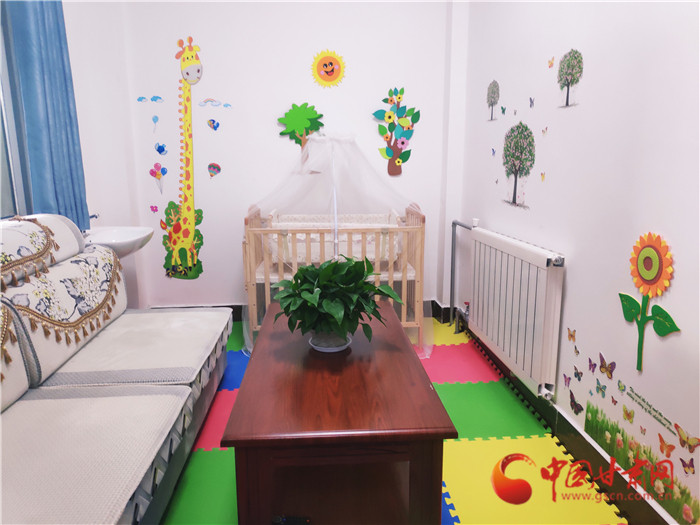 G215线柳园至敦煌高速公路服务区设置温馨母婴室