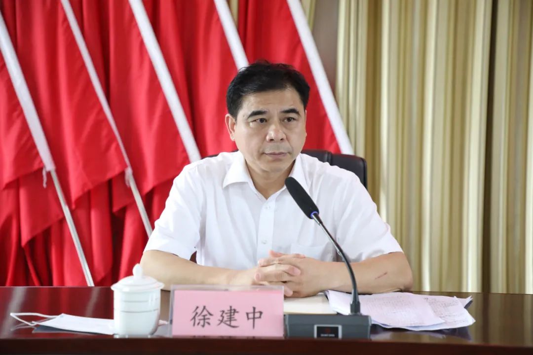 徐建中简历徐建中,男,1968年10月出生,江西萍乡人,汉族,在职省委党校