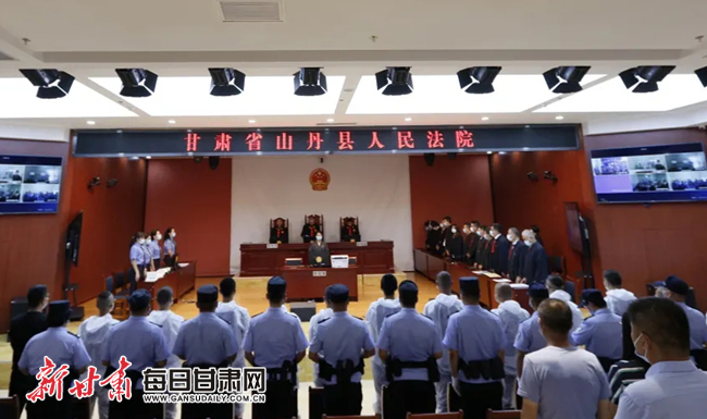 "黑手"作乱地方充当地下执法队 "龙虎帮"50余人领刑