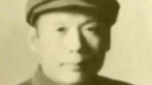 在奔赴东北之前，伍修权曾被授予少将军衔