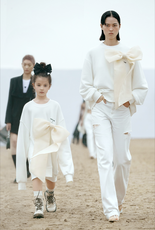 Love United爱酷联合国  MO&Co.&times;little MO&Co. FW 2021 Fashion Show
