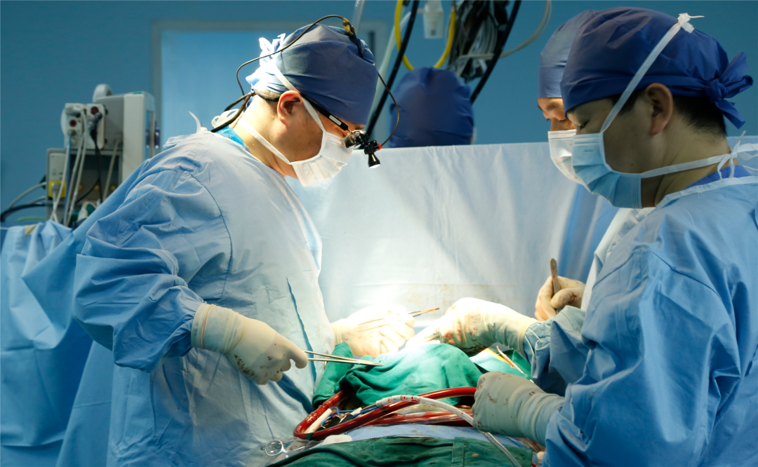 疫情期间,医院各类手术照常开展
