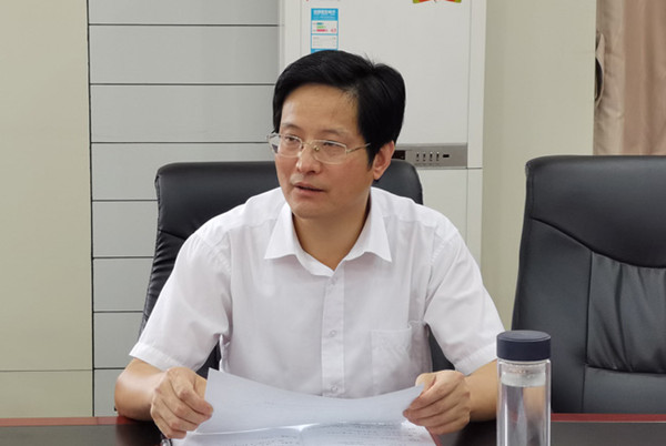 庐江中学举行新引进教师座谈会