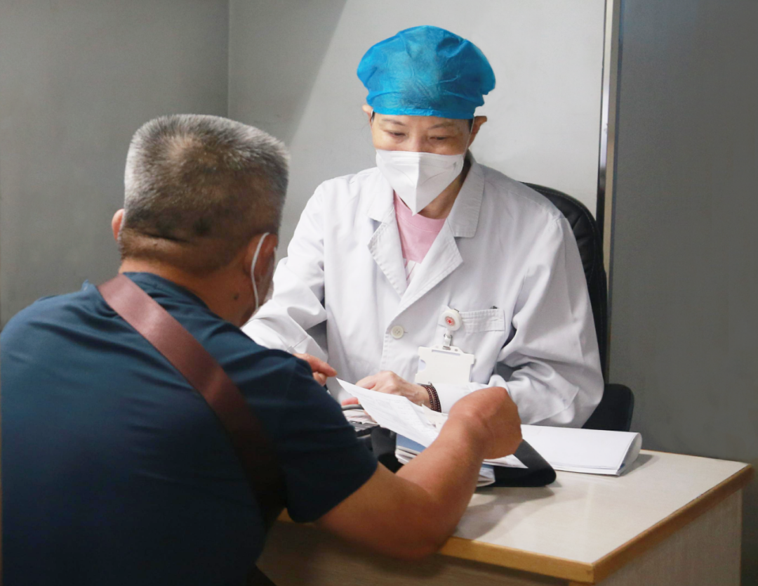 就诊时严格执行一患一医一诊室