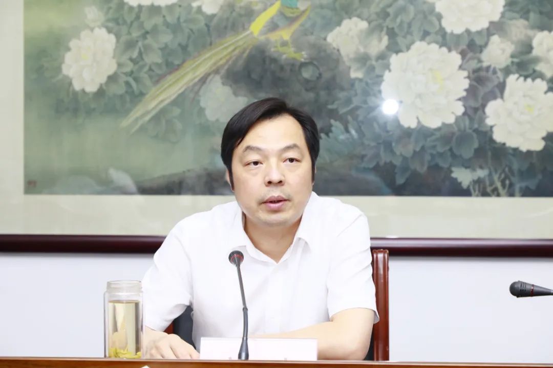 无锡惠山区区长方力召开疫情防控工作分析调度会