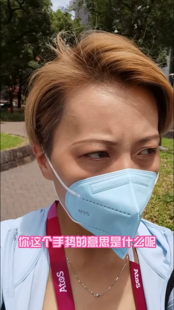 奥运“问记者”丨回头望、“拿捏”手势、点太阳穴……苏炳添这些动作是啥意思？