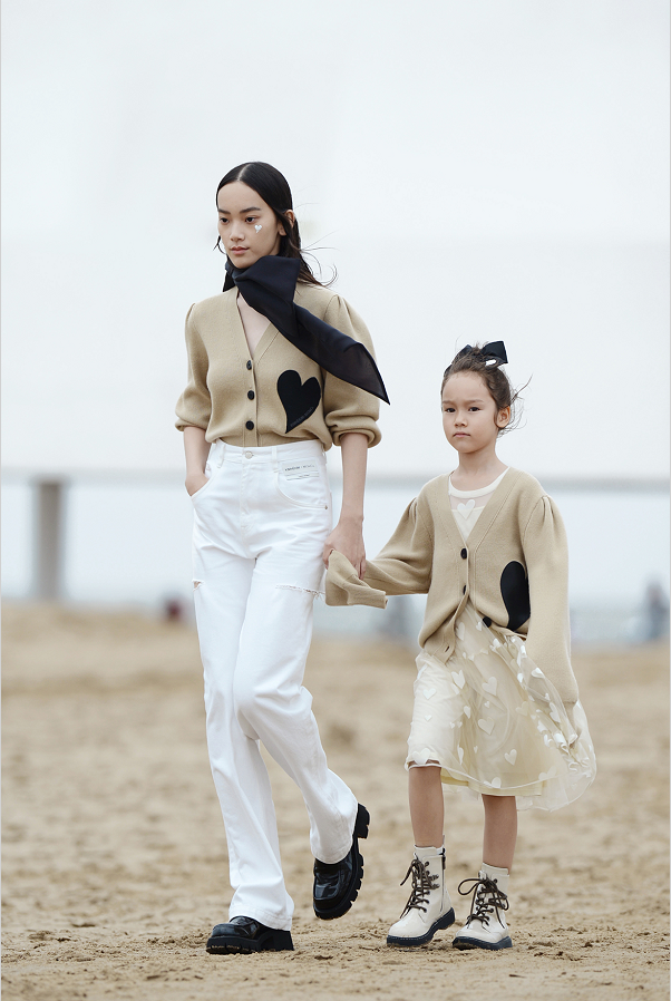 Love United爱酷联合国  MO&Co.&times;little MO&Co. FW 2021 Fashion Show