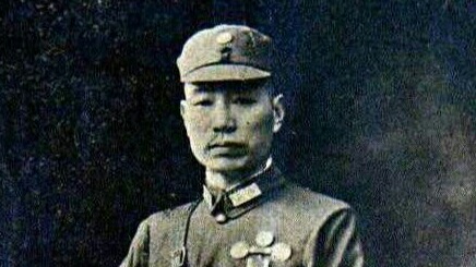 唐式遵为川军训话表达自己的抗日之情，台下的饶国华听后激动万分