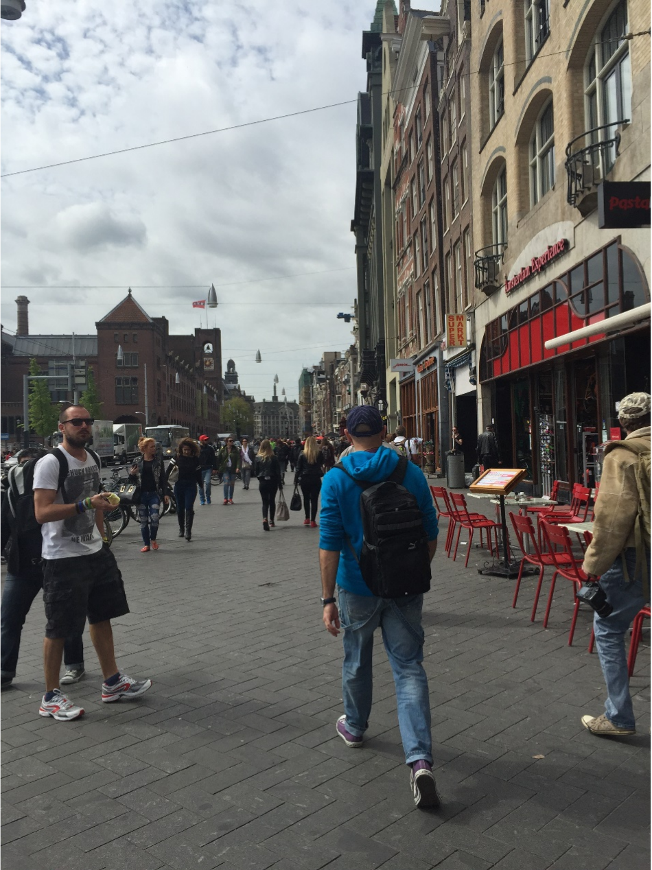 周建波经常行走在阿姆斯特丹街头 金瑞芳摄