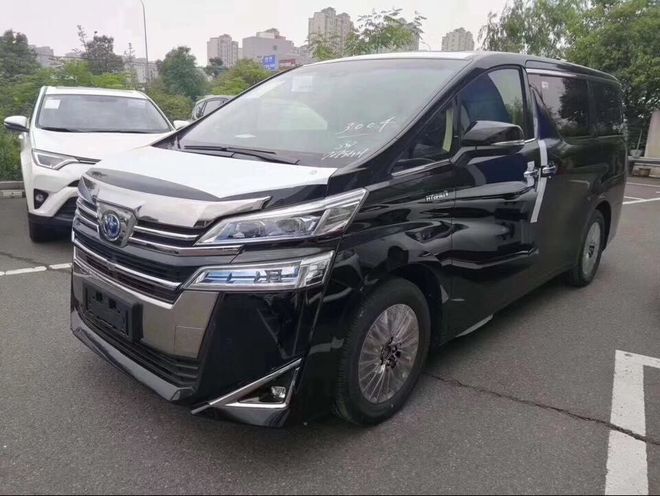 全新豐田皇冠威爾法2.5現車 港口促銷價