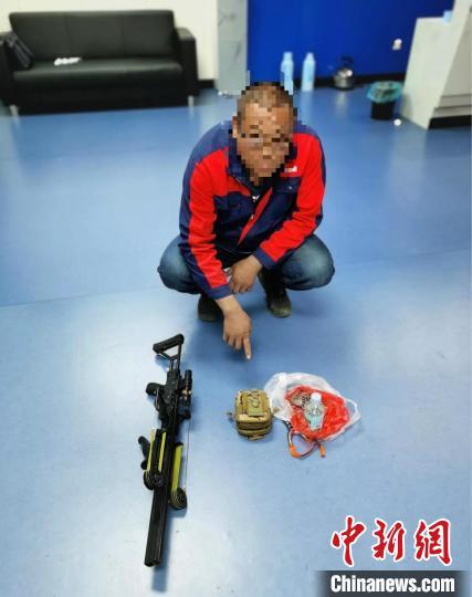 自2019年9月份以来,以非法狩猎为乐,从网络高价购买瞄准,热成像设备