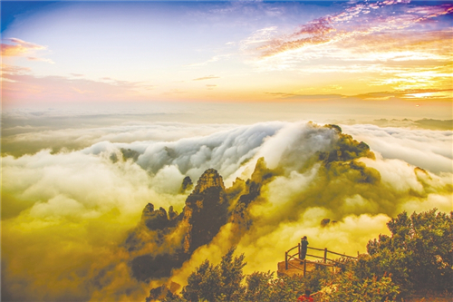 图1：秀美白石山。 邓中 摄