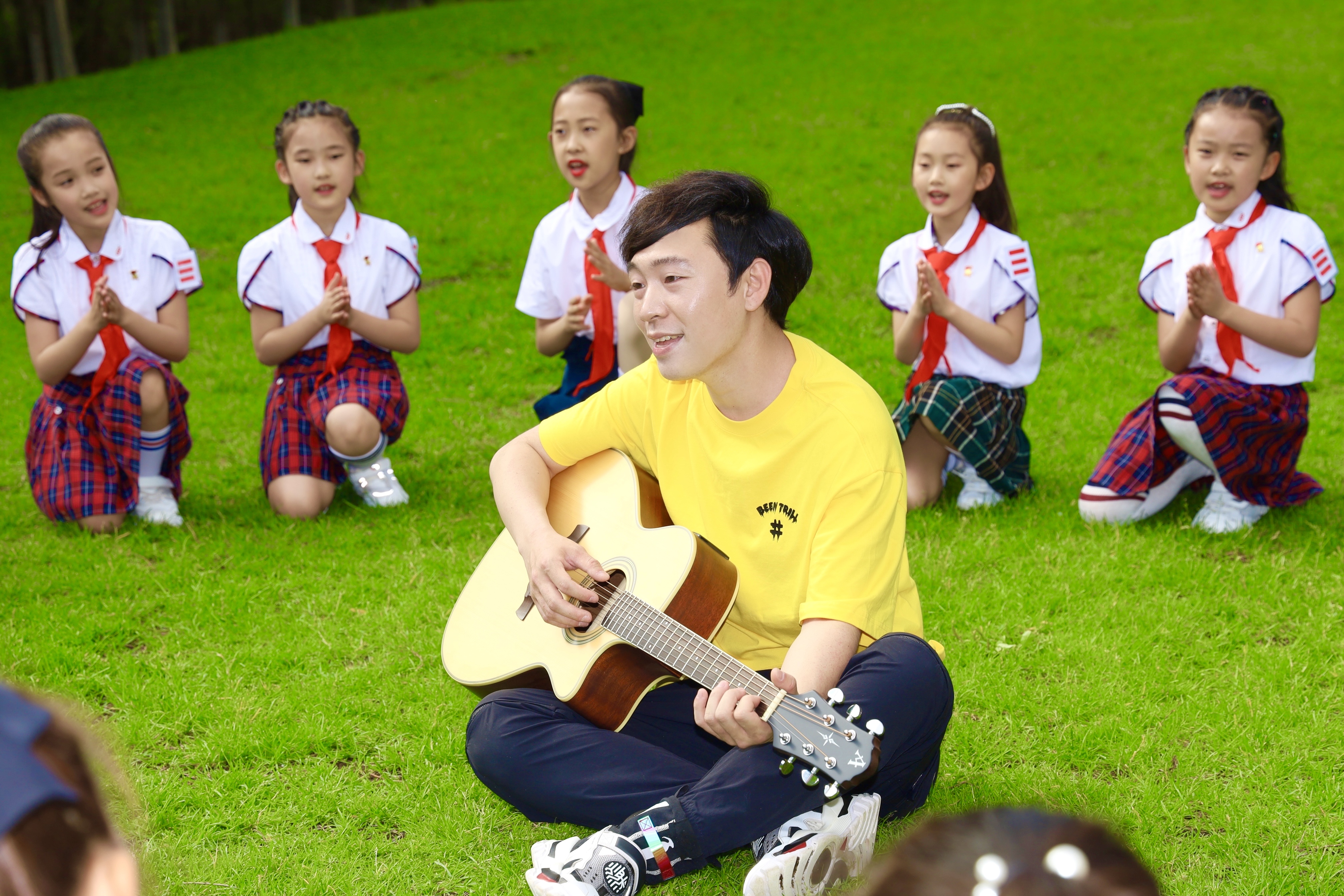 90后青年歌手公益人宋世辉为志愿服务注入新生力量