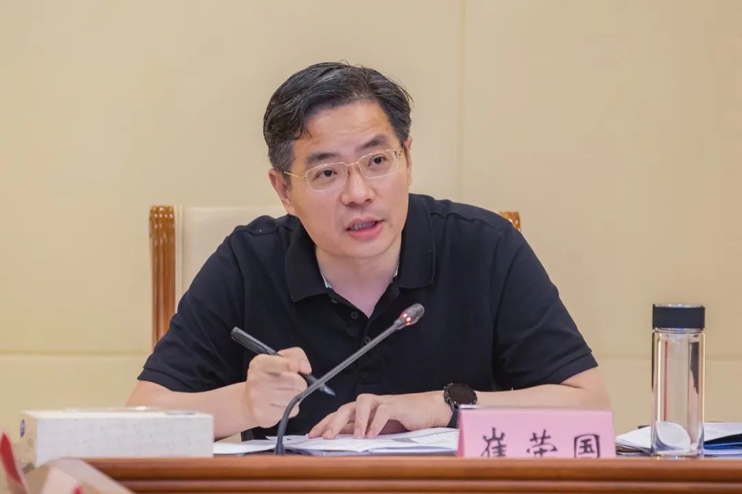 高新区管委会主任崔荣国主持召开全区疫情防控工作点调会!