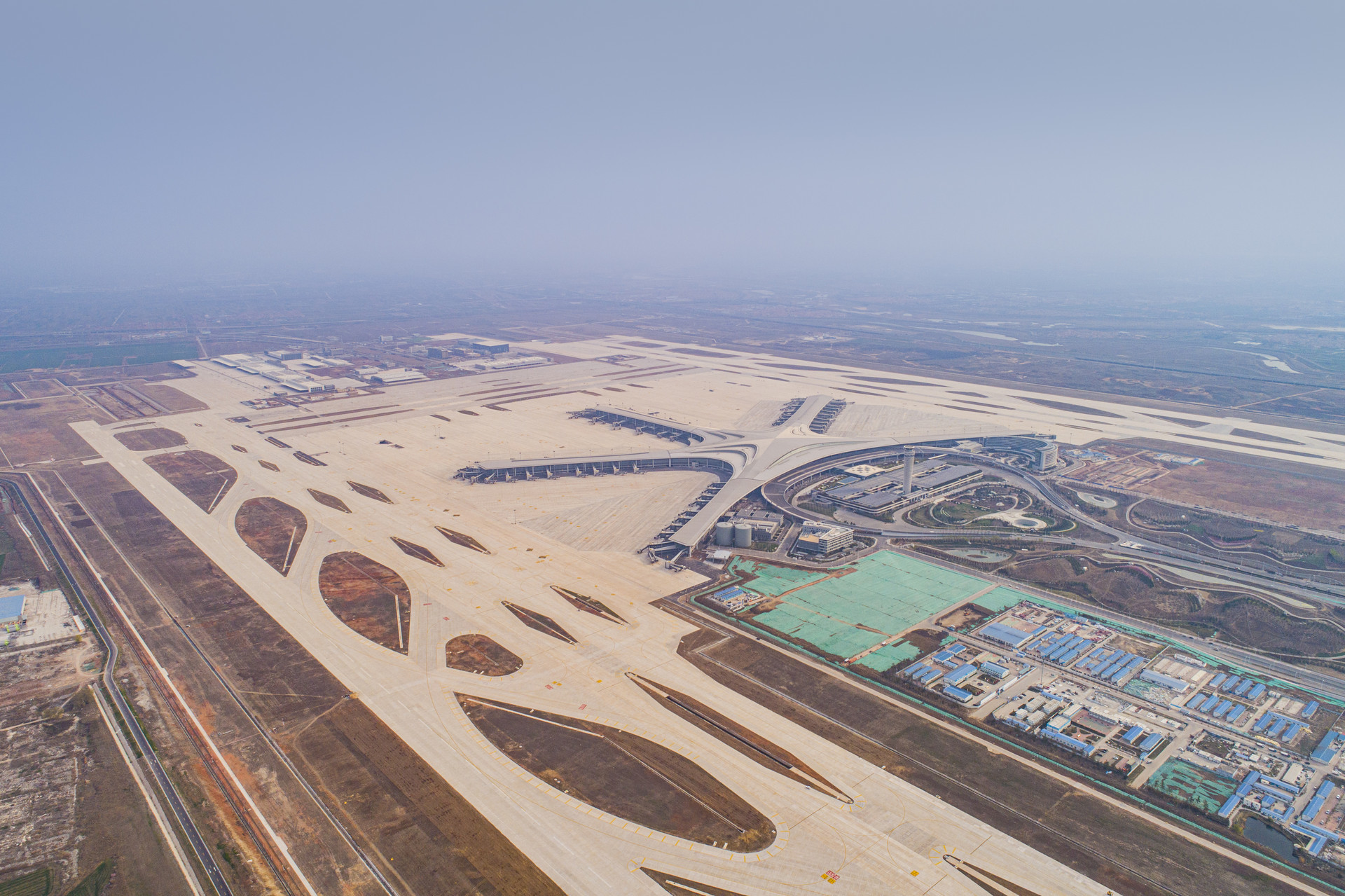 98km青岛新机场高速连接线双埠夏庄段正式通车