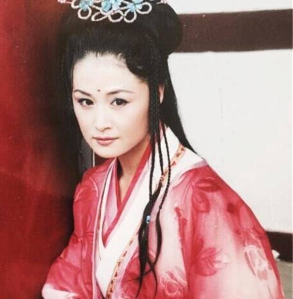幸运的于月仙:赵本山小姨子,曾被家人嫌弃,一生未孕却被丈夫宠20年