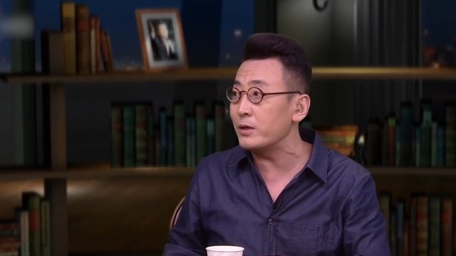 窦文涛剖析扶老反被讹的原因一有事就埋怨身边人