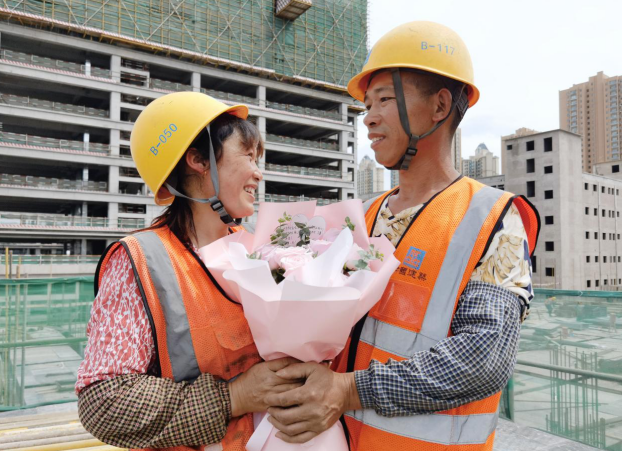 这个七夕农民工夫妻这样过