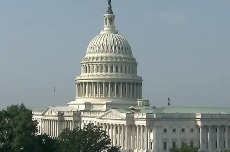 美参议院批准1万亿美元跨党派基建法案