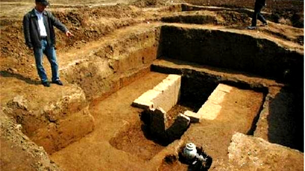 考古队在法门寺宝塔地宫发掘，陕西考古界为何都震动了_凤凰网视频_凤凰网