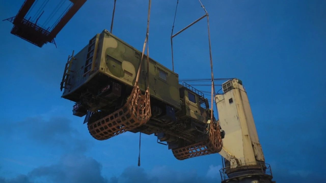 军地联合装载航渡演练