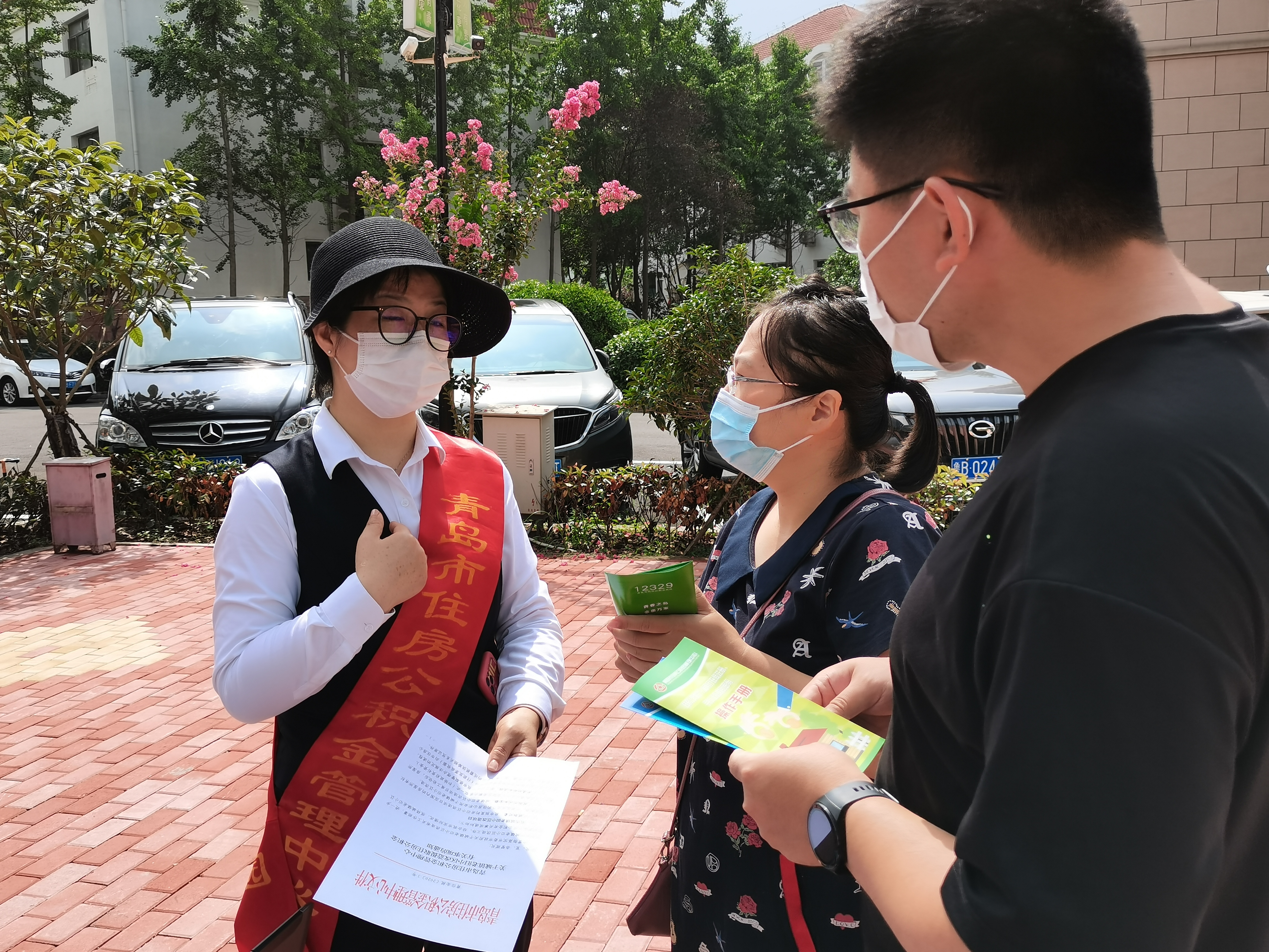 打通服务群众“最后一米”，青岛市公积金市南管理处携手市南区城市建设局“上门”助力老楼装新梯