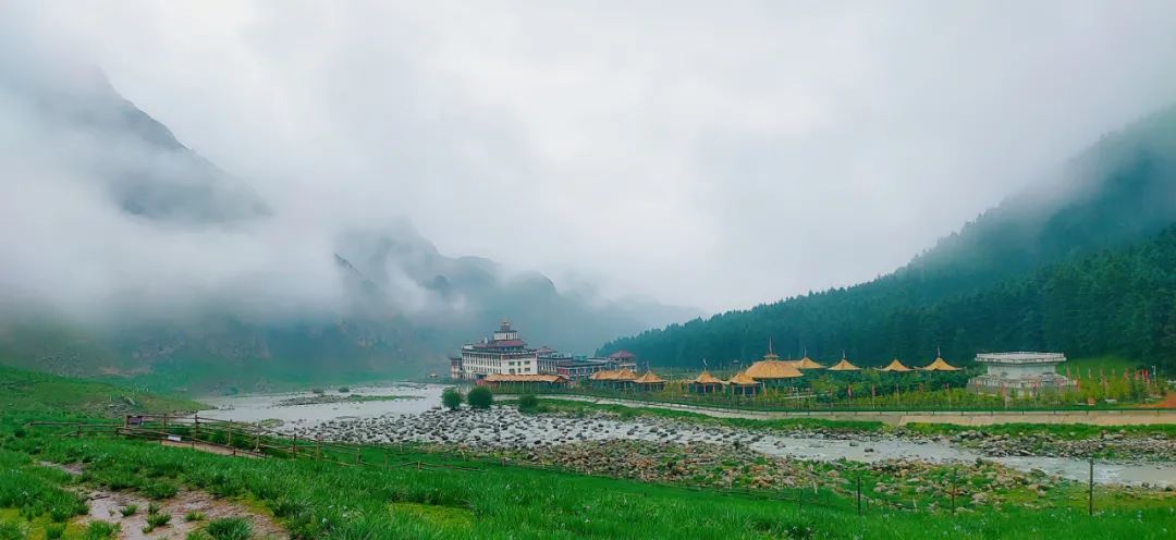 初秋冰溝河雲霧繚繞仙氣十足遇見別樣的美